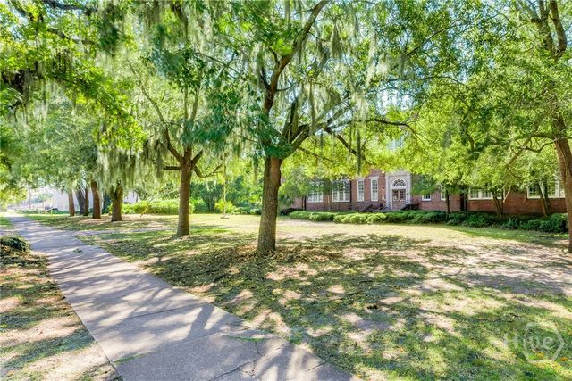1835 Skidaway Road 204, Savannah, GA 31404