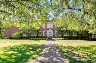 1835 Skidaway Road 204, Savannah, GA 31404
