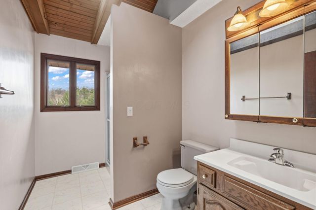 1445 Londondale, Newark, OH 43055