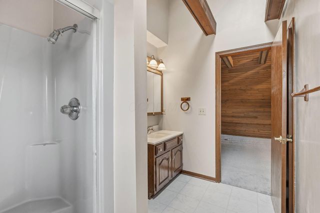 1445 Londondale, Newark, OH 43055