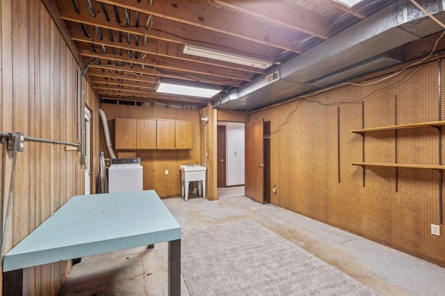 1445 Londondale, Newark, OH 43055