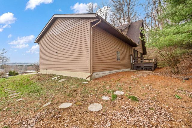 1445 Londondale, Newark, OH 43055