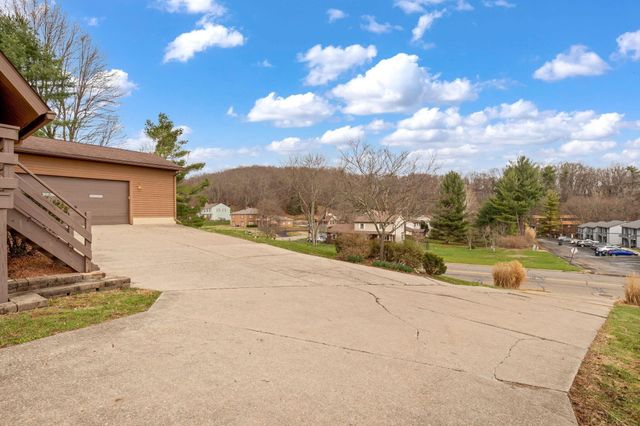 1445 Londondale, Newark, OH 43055