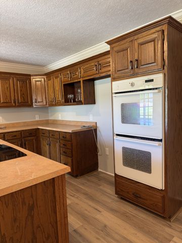 126 Simmons Ln, Shelbyville, TN 37160