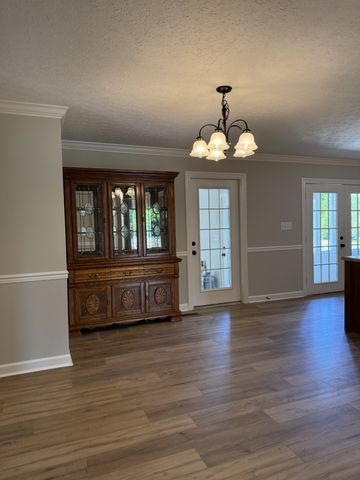 126 Simmons Ln, Shelbyville, TN 37160