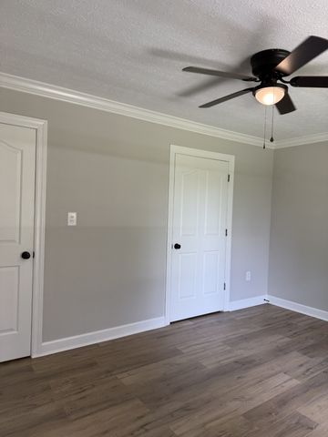 126 Simmons Ln, Shelbyville, TN 37160
