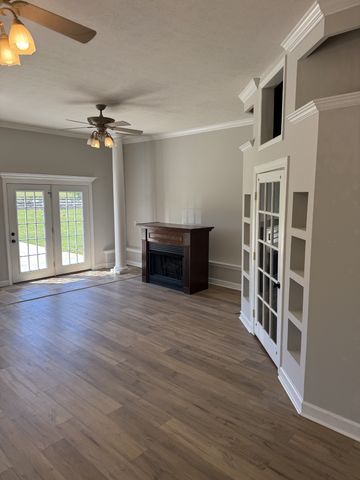126 Simmons Ln, Shelbyville, TN 37160