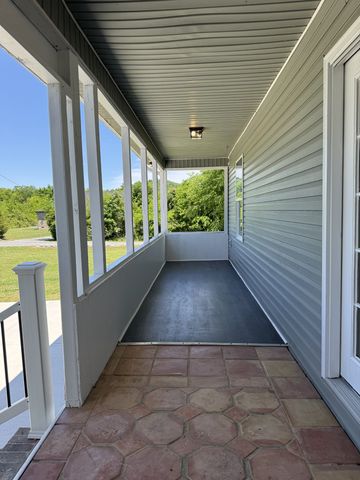 126 Simmons Ln, Shelbyville, TN 37160