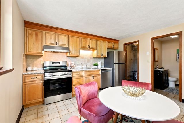 37 Mountain St 37, Woburn, MA 01801