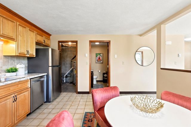 37 Mountain St 37, Woburn, MA 01801