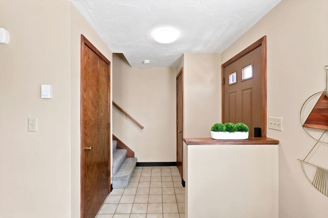 37 Mountain St 37, Woburn, MA 01801