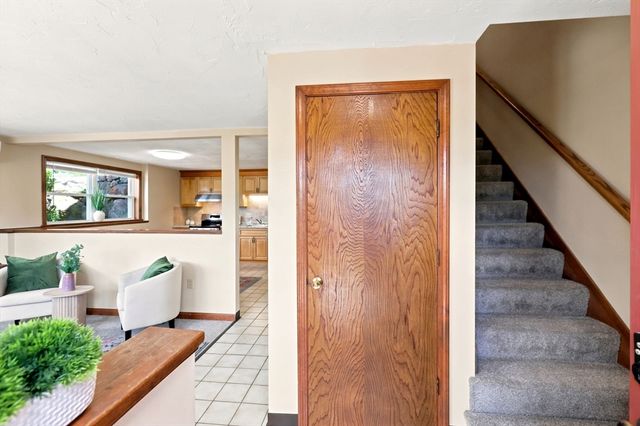37 Mountain St 37, Woburn, MA 01801