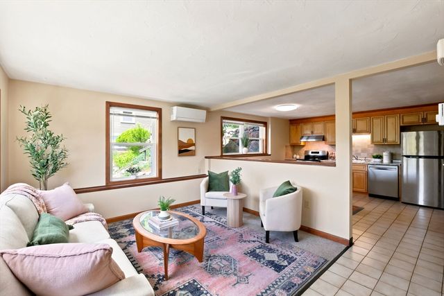 37 Mountain St 37, Woburn, MA 01801
