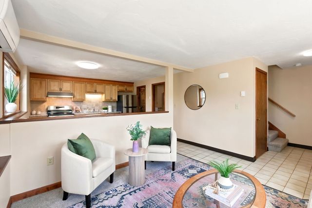 37 Mountain St 37, Woburn, MA 01801