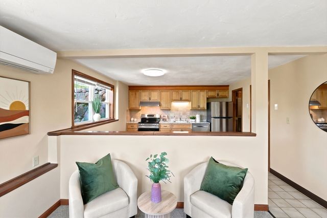 37 Mountain St 37, Woburn, MA 01801