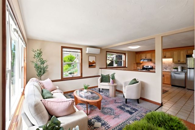 37 Mountain St 37, Woburn, MA 01801