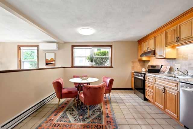 37 Mountain St 37, Woburn, MA 01801