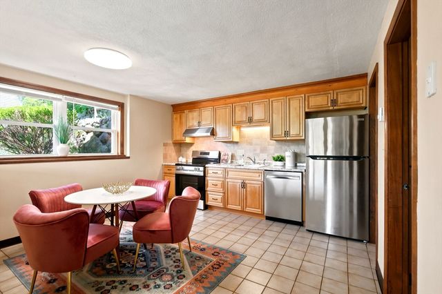 37 Mountain St 37, Woburn, MA 01801