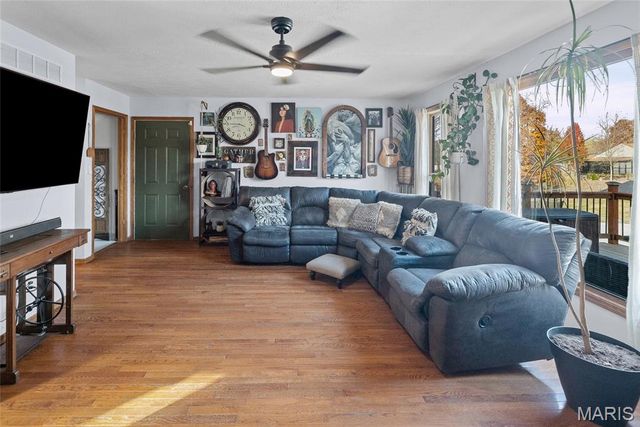 321 Jersey Street, Cottage Hills, IL 62018