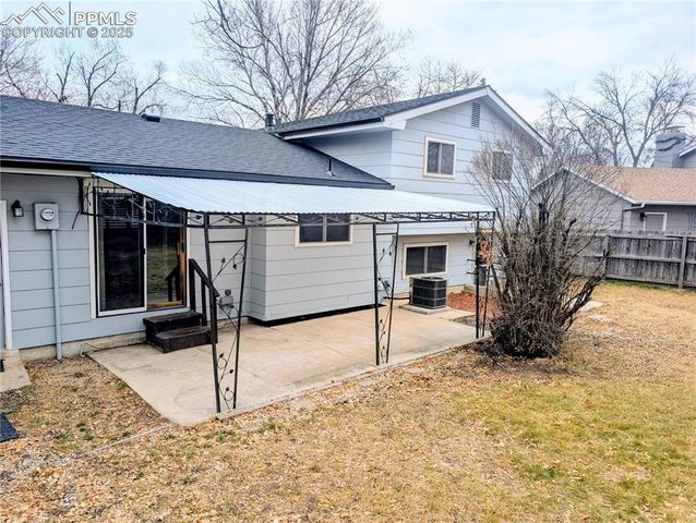 1218 MARTIN Drive, Colorado Springs, CO 80915