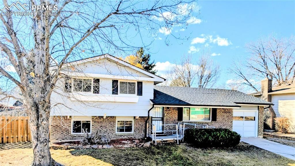 1218 MARTIN Drive, Colorado Springs, CO 80915