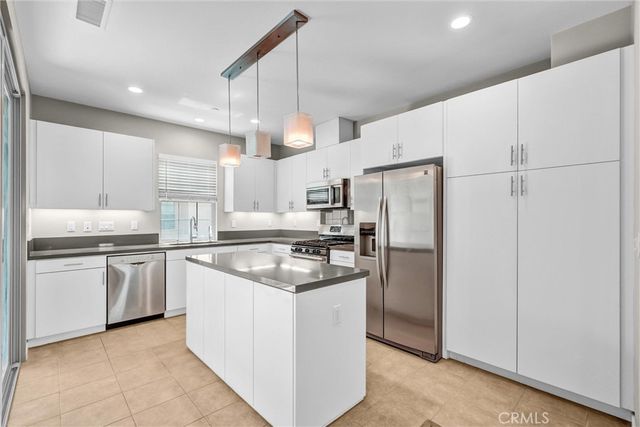 71 Tallowood, Irvine, CA 92620