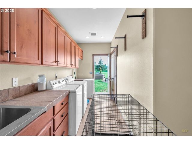 35412 Se SHADE TREE Ln, Estacada, OR 97023