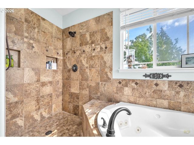 35412 Se SHADE TREE Ln, Estacada, OR 97023
