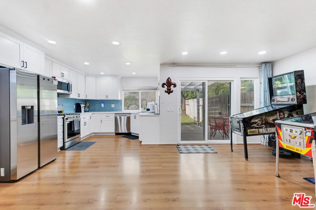 Image 11 of property listing at 15 Oak Cliff Drive, Phillips Ranch, CA 91766