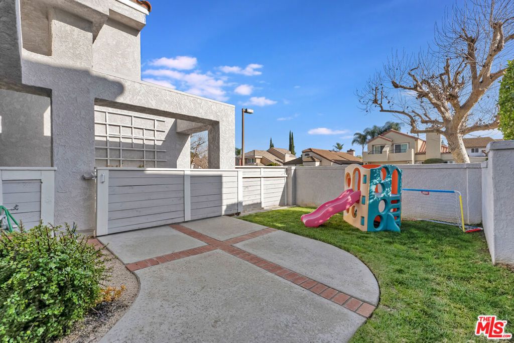 Image 34 of property listing at 15 Oak Cliff Drive, Phillips Ranch, CA 91766