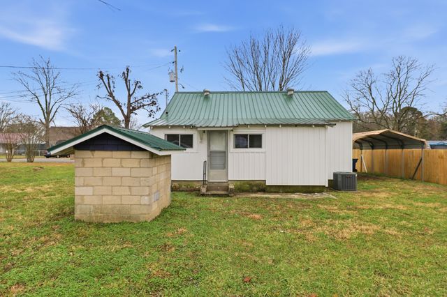612 Maple St, Manchester, TN 37355
