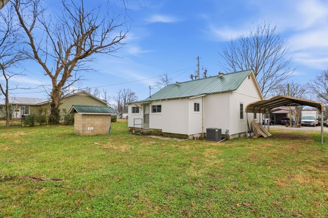 612 Maple St, Manchester, TN 37355