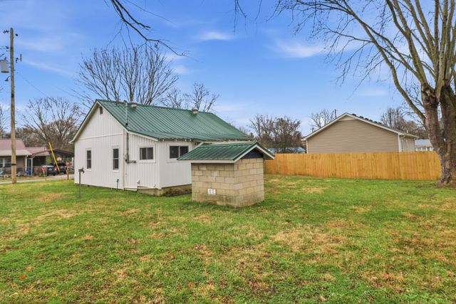 612 Maple St, Manchester, TN 37355