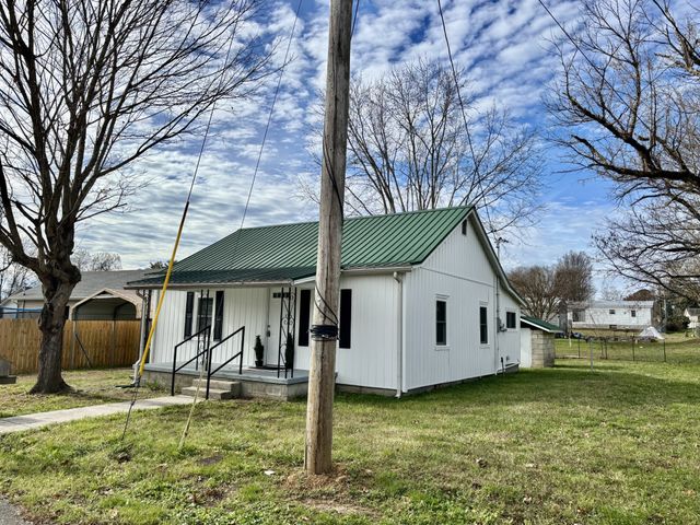 612 Maple St, Manchester, TN 37355