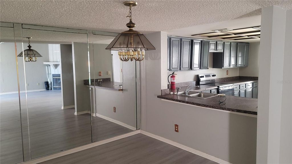 Image 5 of property listing at 4891 PURITAN CIRCLE 2322, Tampa, FL 33617
