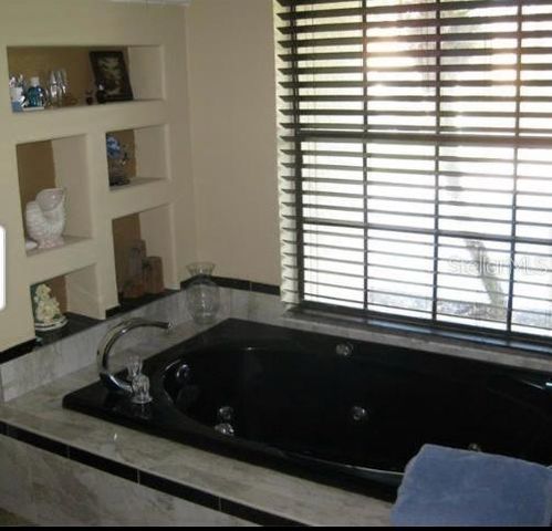 2813 AMBERLY COURT, Holiday, FL 34691