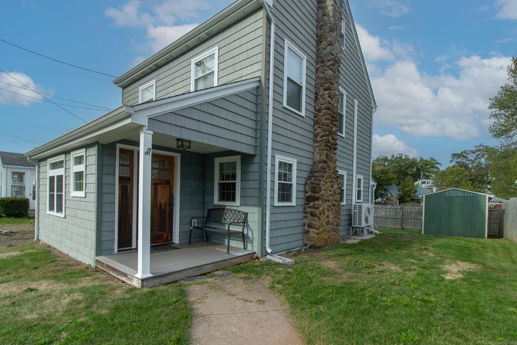 42 Waverly Road, Branford, CT 06405