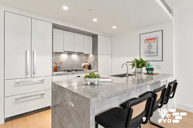 142 W 19th St Apt 2, New York City, NY 10011
