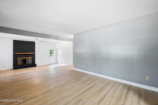 6803 Myrtle Grove Road, Wilmington, NC 28409