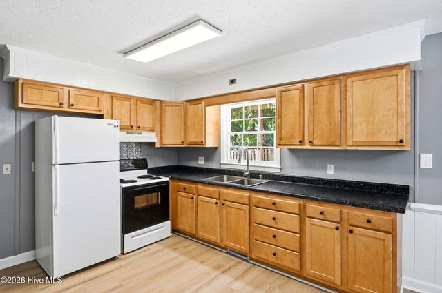 6803 Myrtle Grove Road, Wilmington, NC 28409