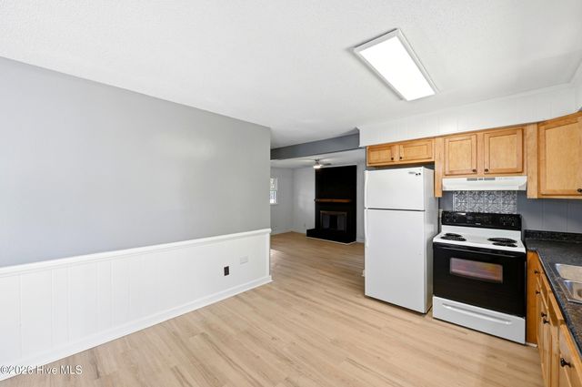 6803 Myrtle Grove Road, Wilmington, NC 28409