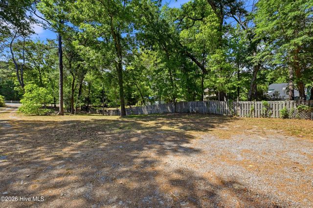 6803 Myrtle Grove Road, Wilmington, NC 28409