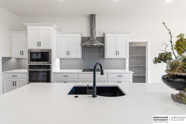 5727 N 208 Street, Omaha, NE 68022