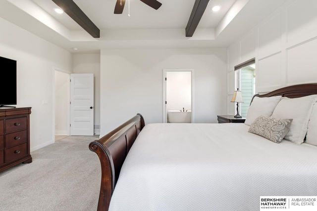 5727 N 208 Street, Omaha, NE 68022