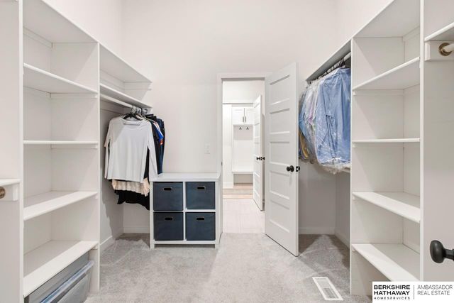 5727 N 208 Street, Omaha, NE 68022