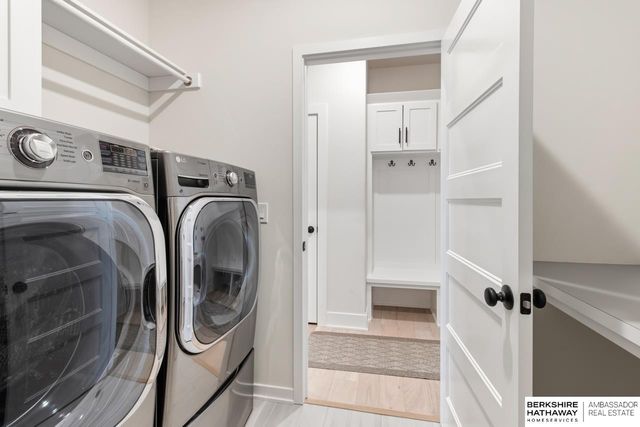 5727 N 208 Street, Omaha, NE 68022