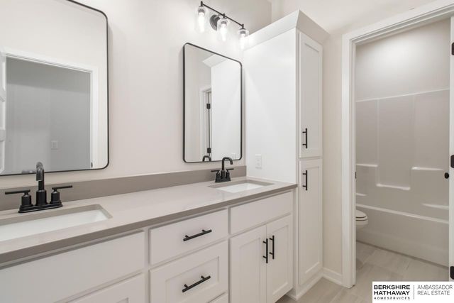 5727 N 208 Street, Omaha, NE 68022