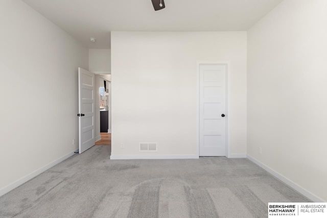 5727 N 208 Street, Omaha, NE 68022