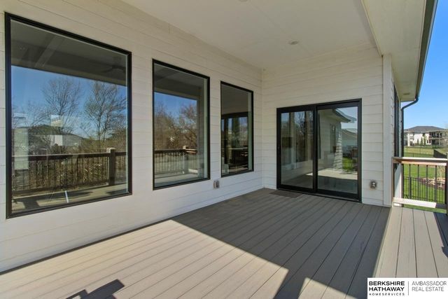 5727 N 208 Street, Omaha, NE 68022