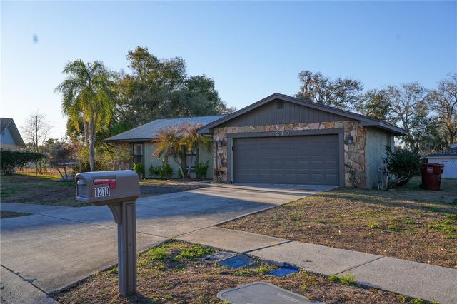 1210 W REDBUD STREET, Plant City, FL 33563